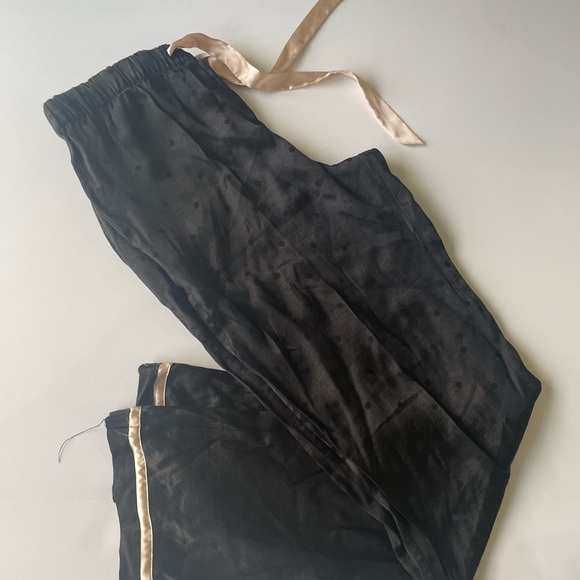 Silk Victoria secret sleepwear - Picture 3 of 3